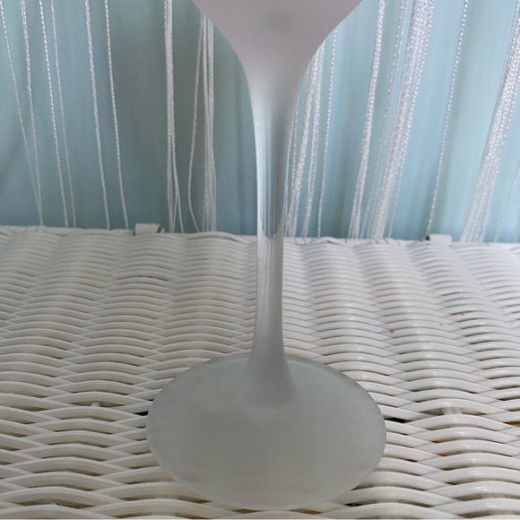 Chevrier Pettigrew Decorative Frosted Pastel Floral Glass and Jug Set - Picture 10 of 17